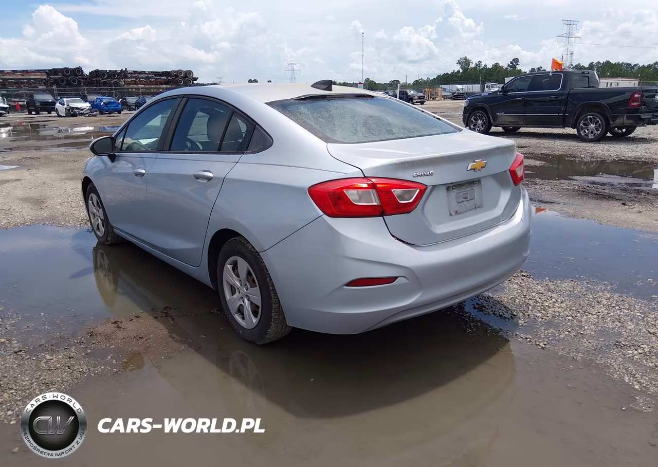 2017 Chevrolet Cruz VIN:1G1BC5SM3H7191650 - 3
