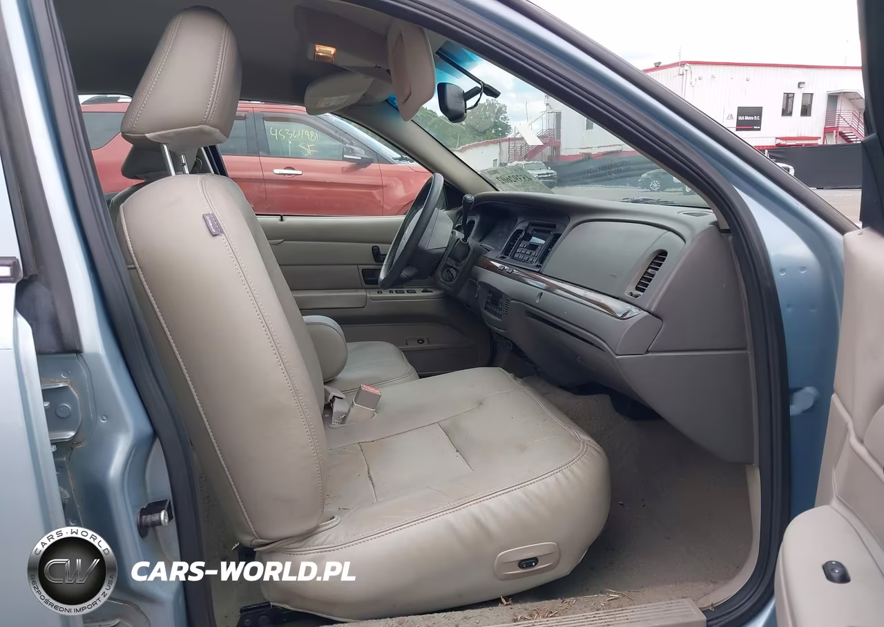 2007 Ford Crown Victoria Lx VIN:2FAHP74V77X115581 - 5