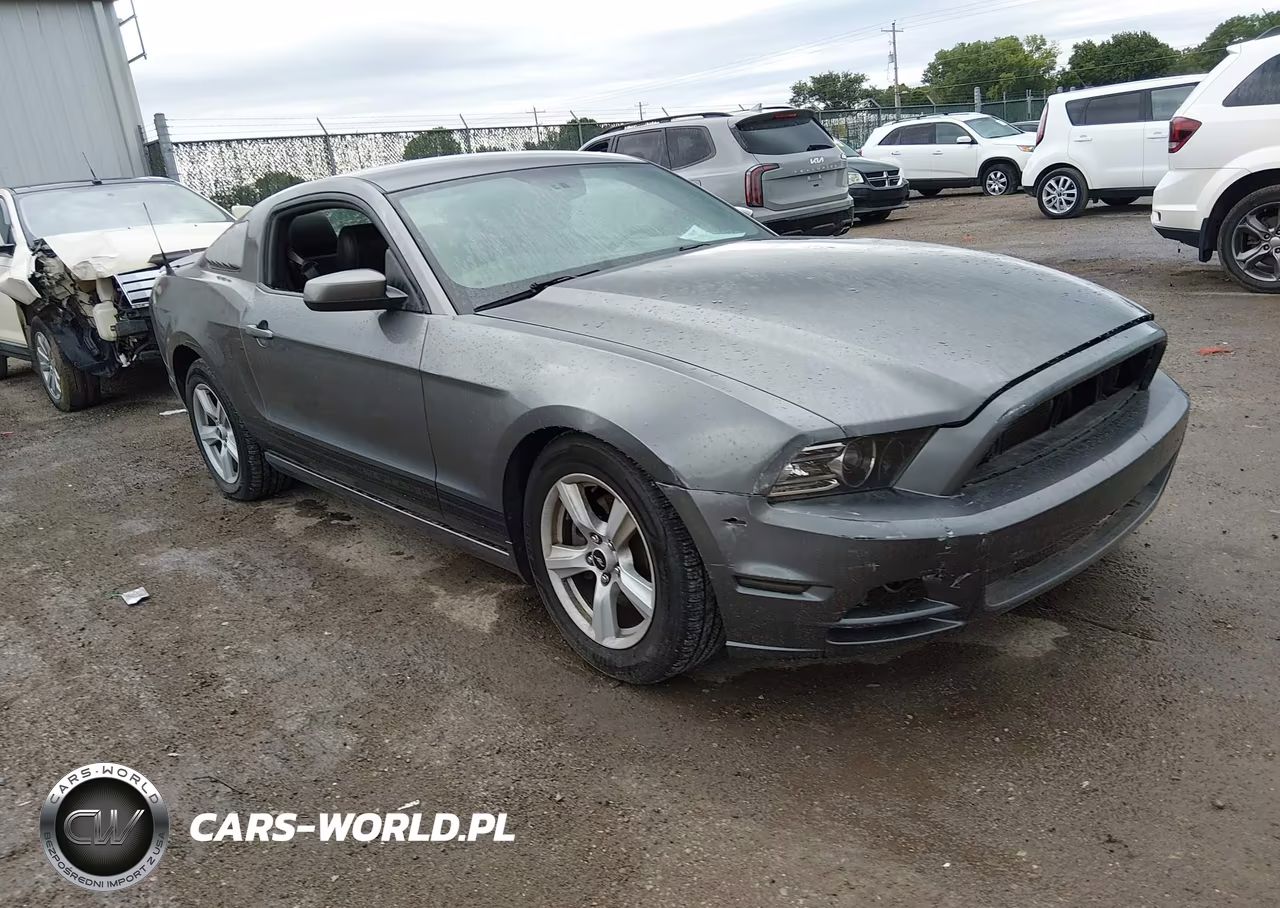 2014 Ford Mustang V6-V6 Premium