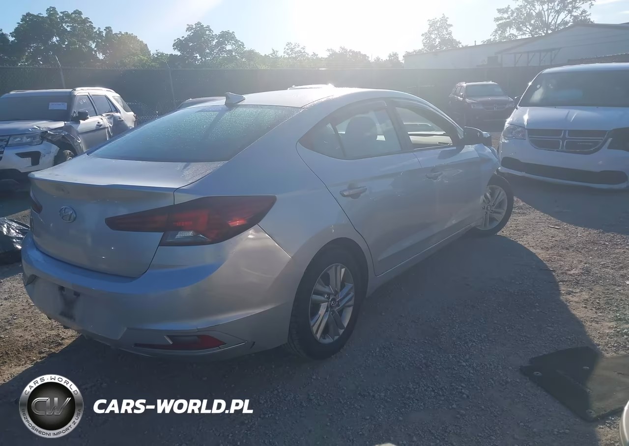 2019 Hyundai Elantra Sel VIN:5NPD84LF6KH428095 - 4