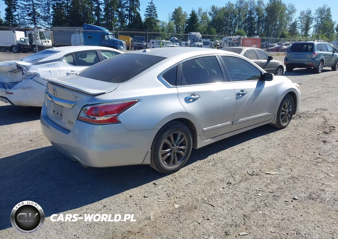 2015 Nissan Altima 2.5 S VIN:1N4AL3AP5FC574065 - 4