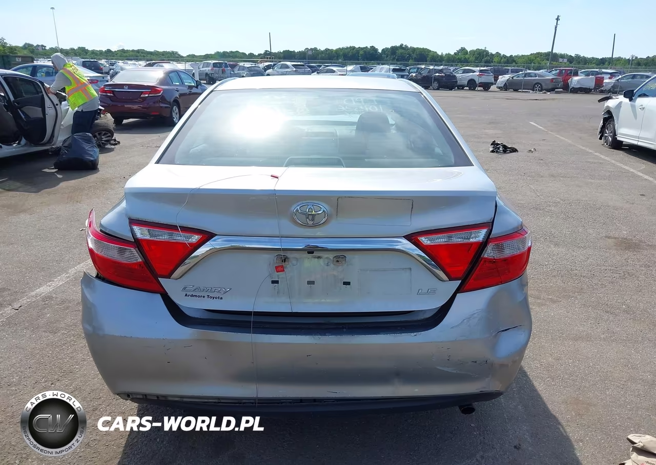 2017 Toyota Camry Le VIN:4T1BF1FK3HU414671 - 16