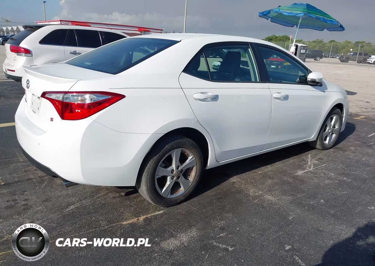2016 Toyota Corolla S Plus VIN:5YFBURHE0GP533578 - 4