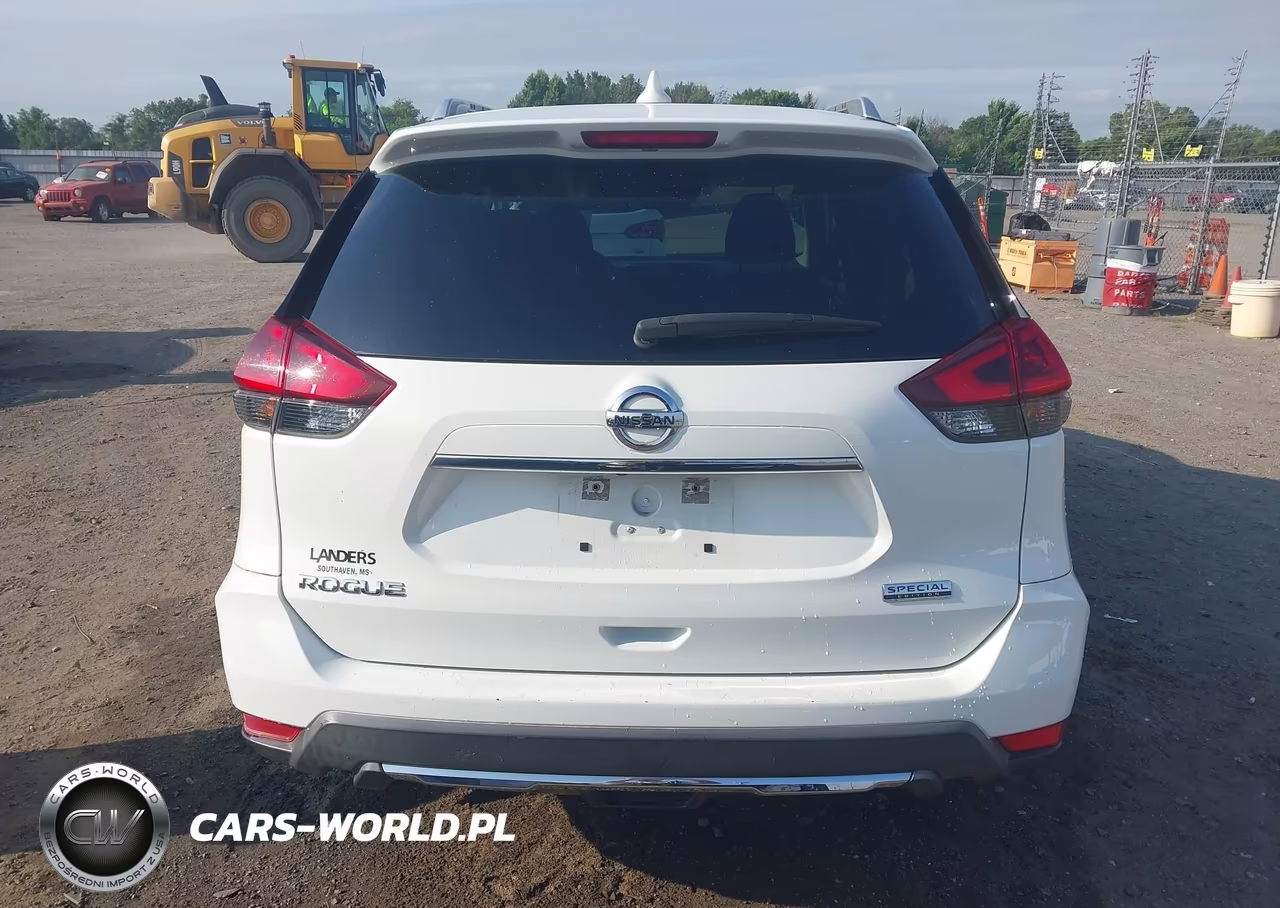 2019 Nissan Rogue S VIN:KNMAT2MT3KP558270 - 17