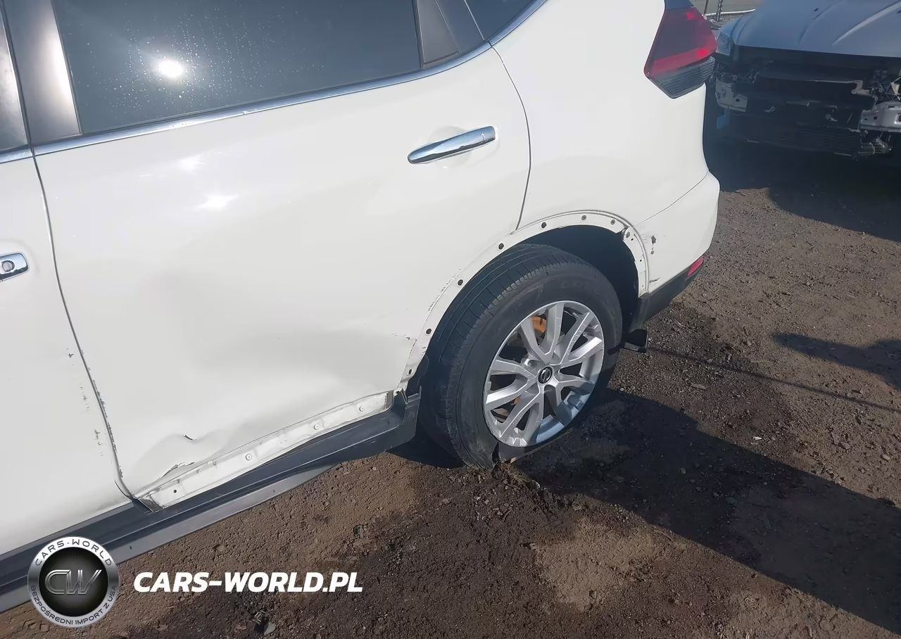 2019 Nissan Rogue S VIN:KNMAT2MT3KP558270 - 20