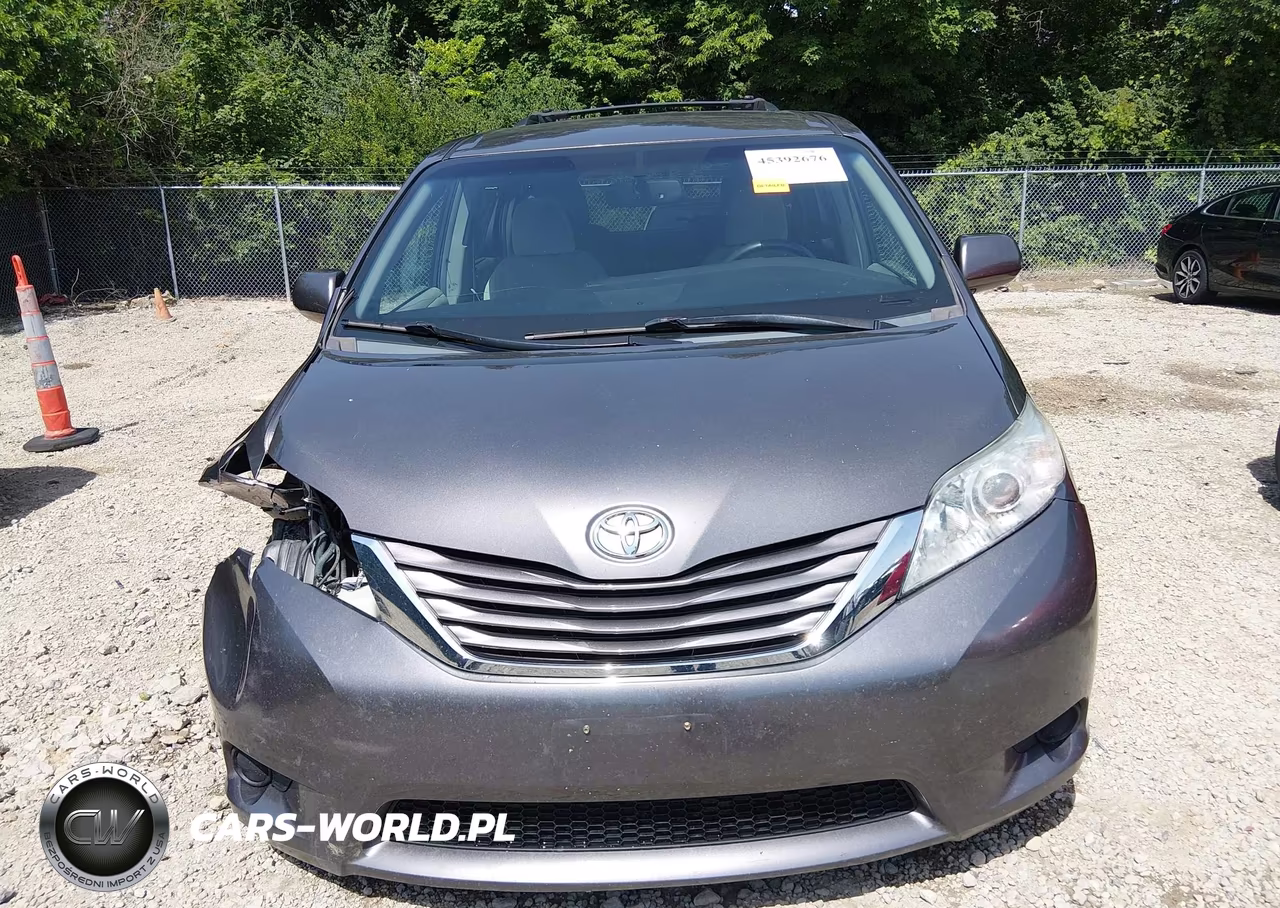 2015 Toyota Sienna Le 8 Passenger VIN:5TDKK3DC4FS582778 - 12