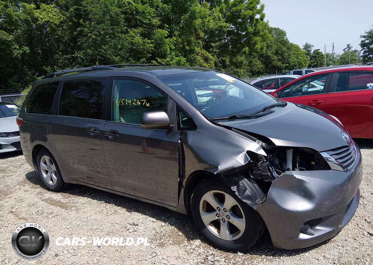 2015 Toyota Sienna Le 8 Passenger VIN:5TDKK3DC4FS582778 - 13