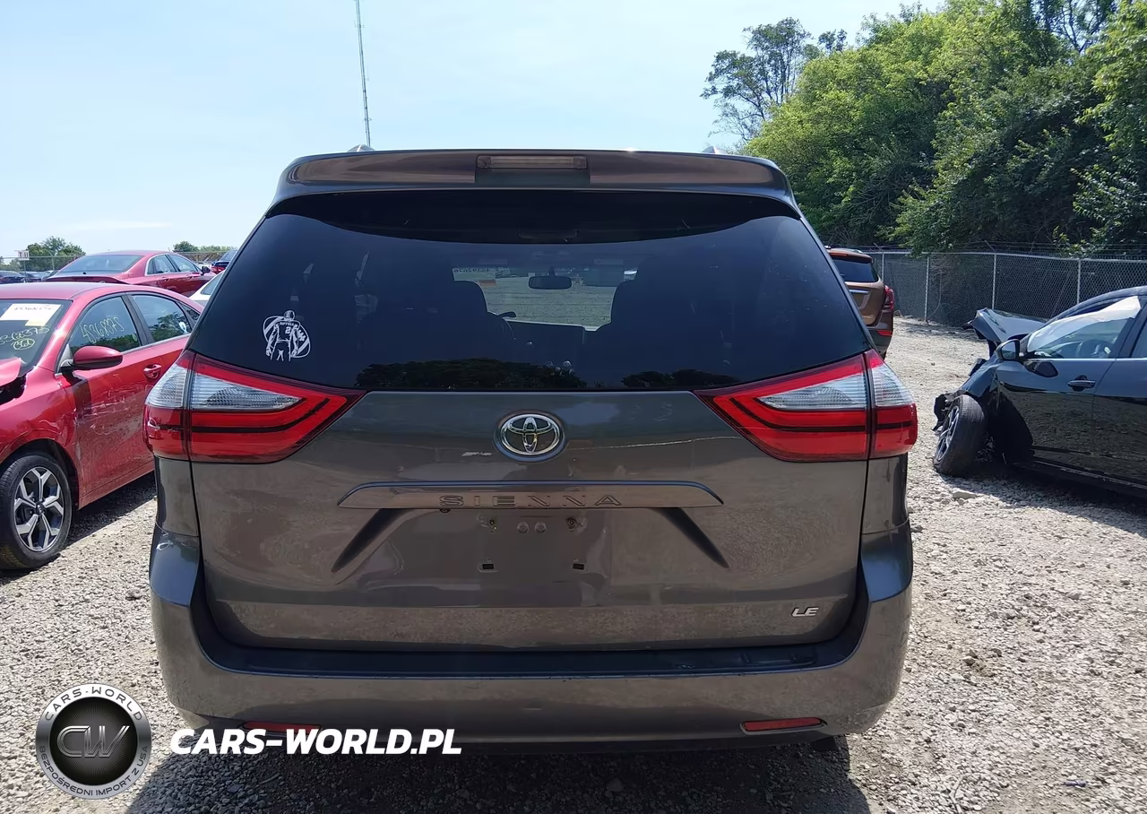 2015 Toyota Sienna Le 8 Passenger VIN:5TDKK3DC4FS582778 - 16