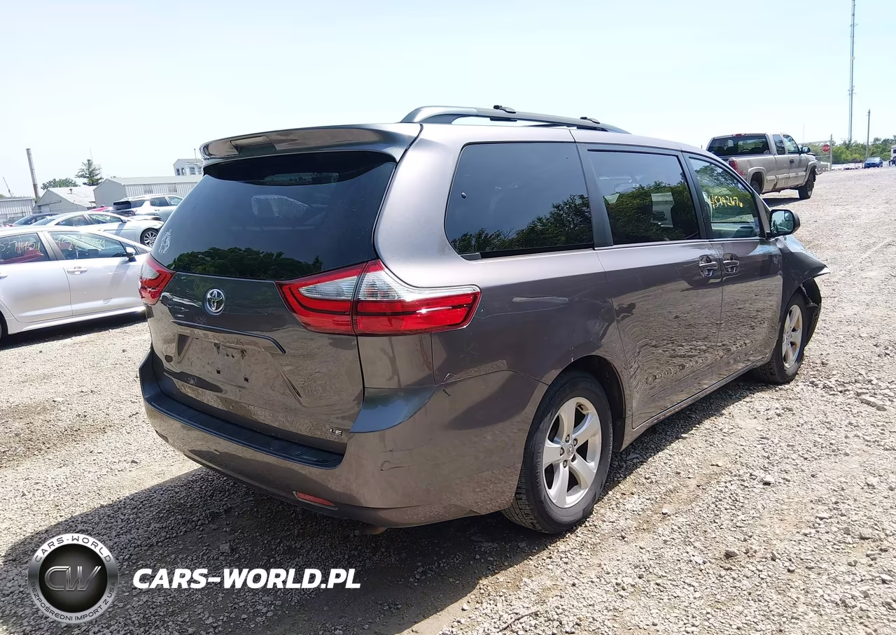 2015 Toyota Sienna Le 8 Passenger VIN:5TDKK3DC4FS582778 - 4