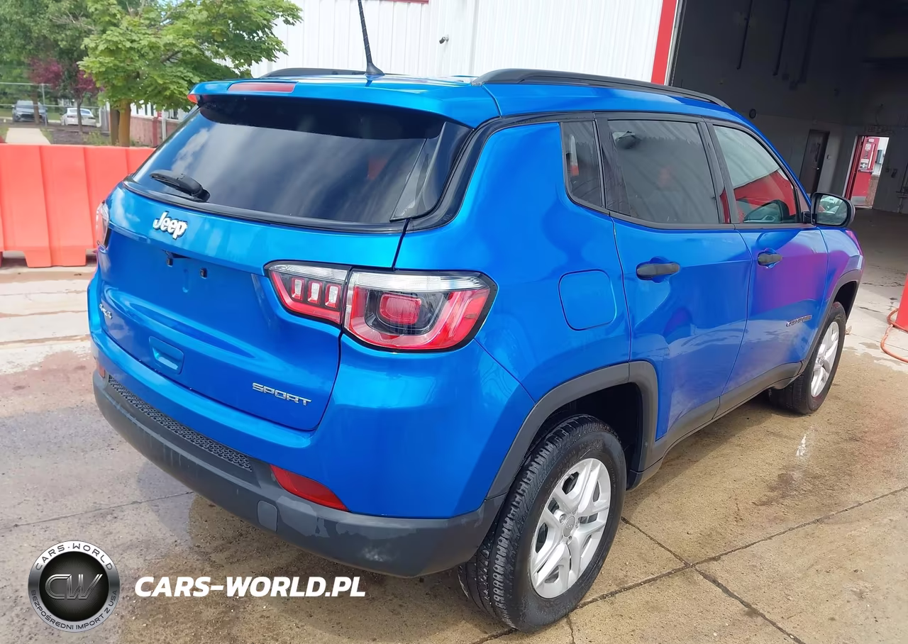 2018 Jeep Compass Sport 4X4 VIN:3C4NJDAB0JT413759 - 4