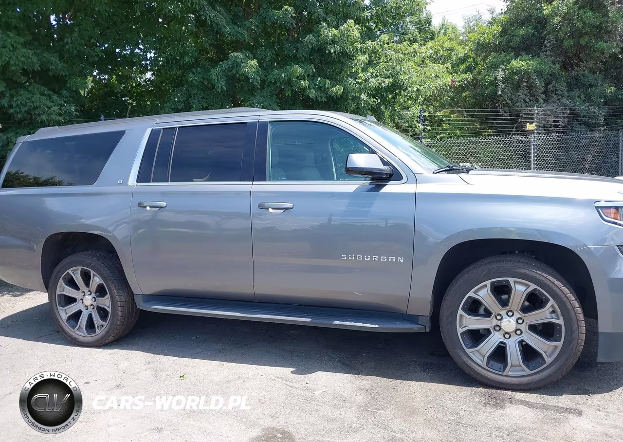 2018 Chevrolet Suburban Lt VIN:1GNSKHKC6JR353873 - 13