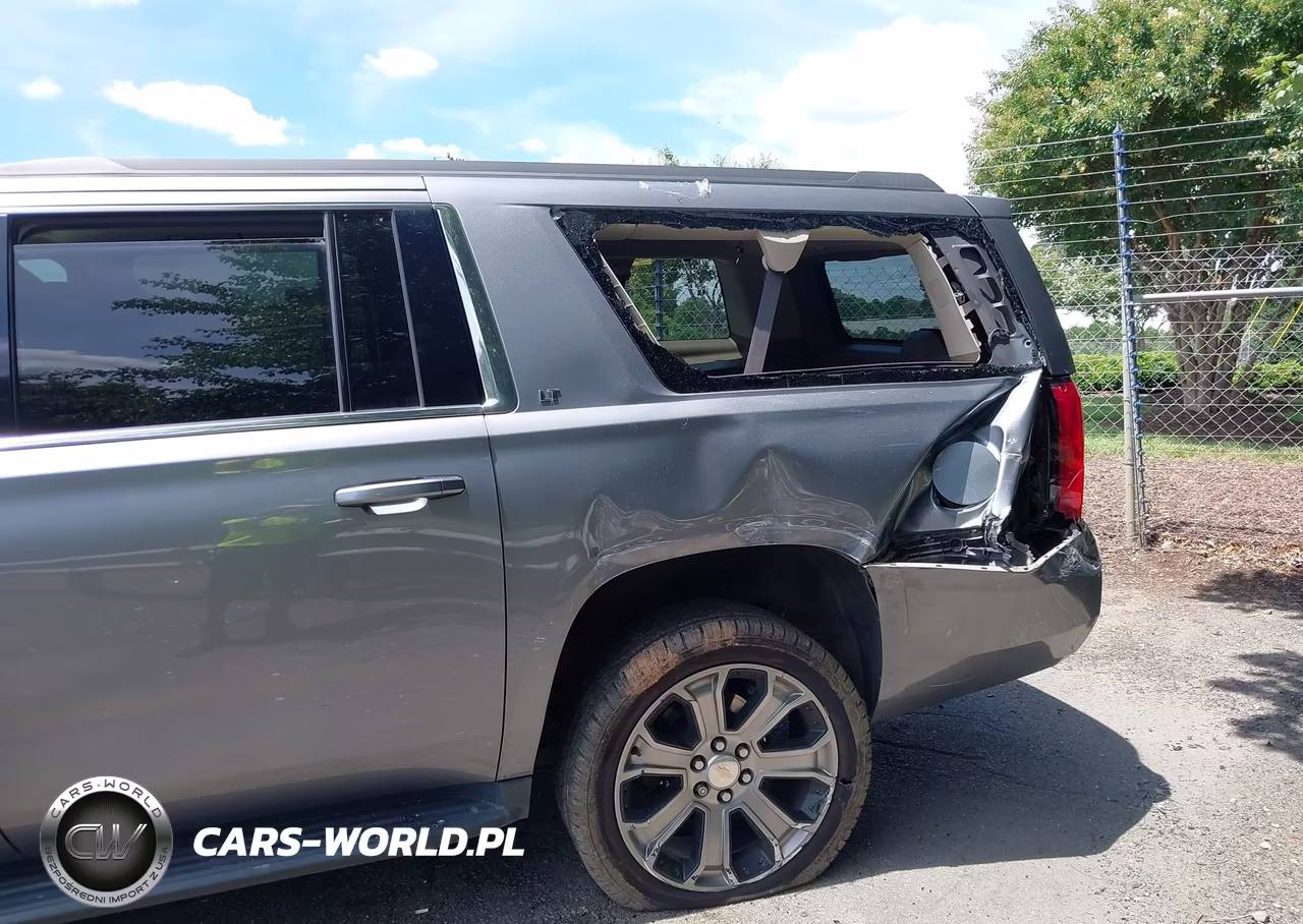 2018 Chevrolet Suburban Lt VIN:1GNSKHKC6JR353873 - 6