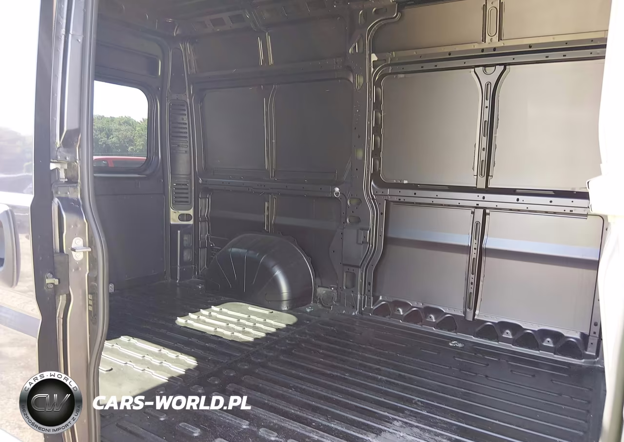 2018 Ram Promaster 2500 High Roof 136 Wb VIN:3C6TRVCG6JE151482 - 8