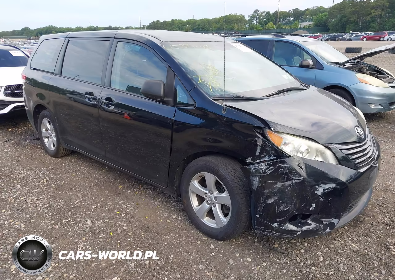 2014 Toyota Sienna L V6 7 Passenger