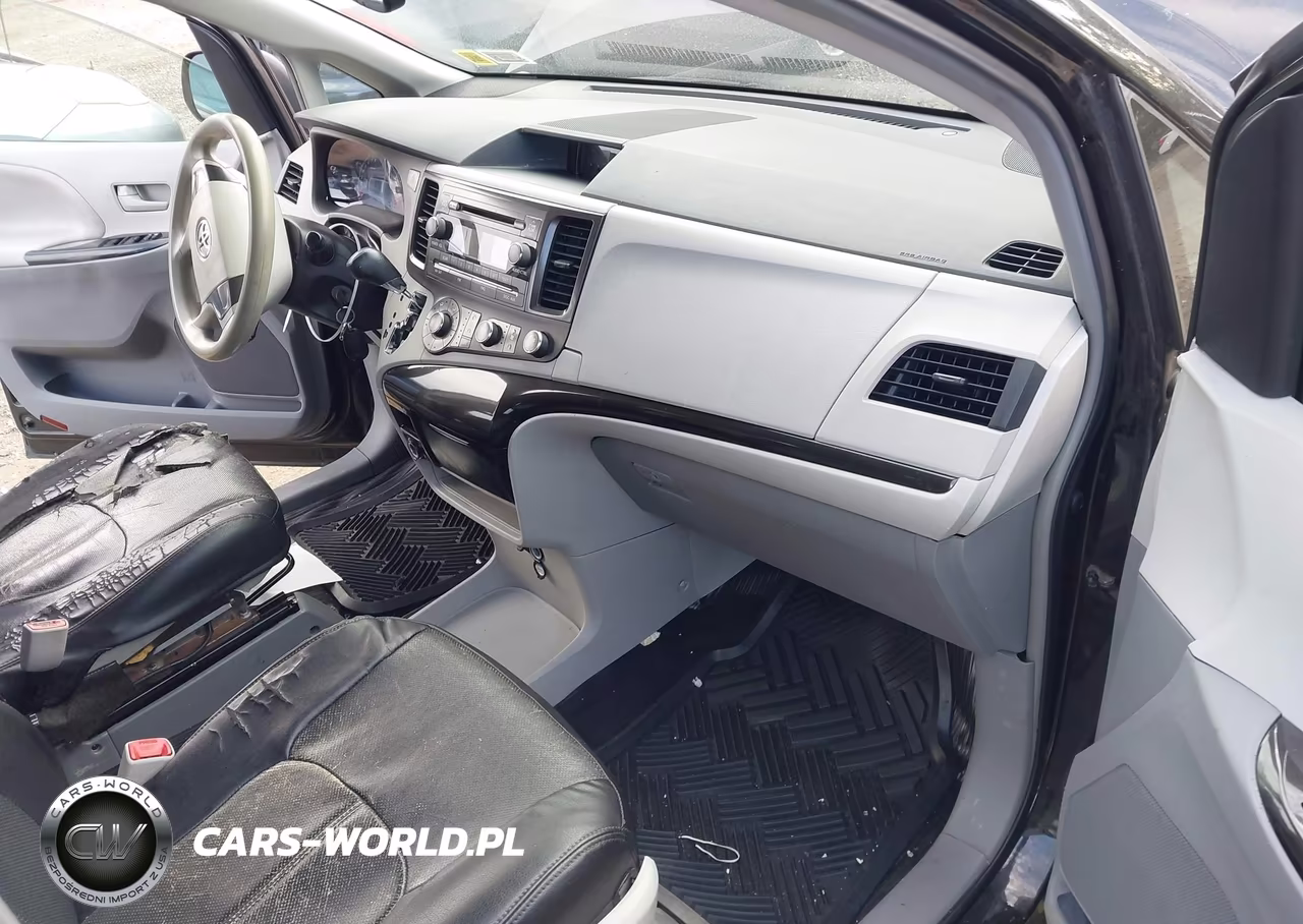 2014 Toyota Sienna L V6 7 Passenger VIN:5TDZK3DC7ES469940 - 5