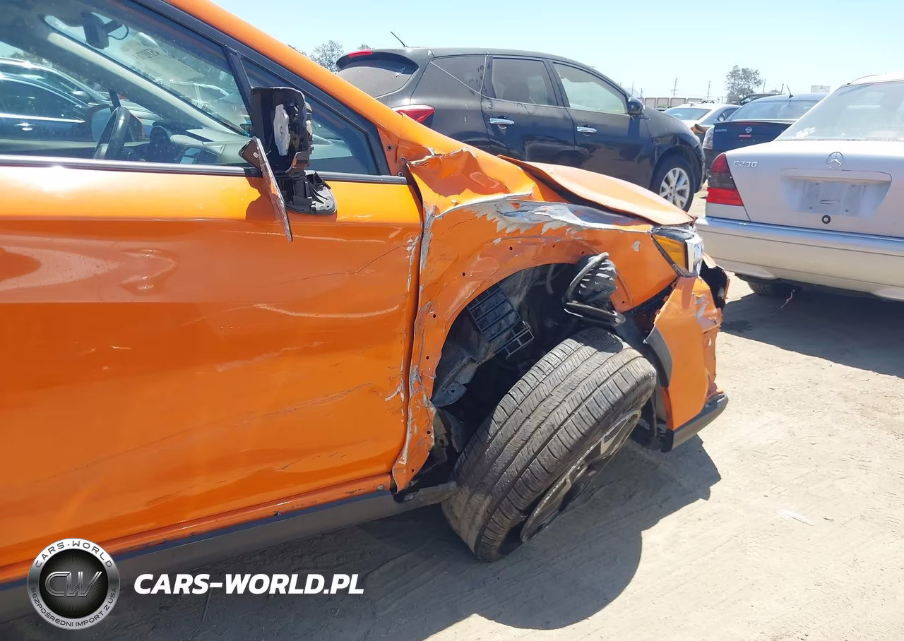 2018 Subaru Crosstrek 2.0I Premium VIN:JF2GTADCXJH272480 - 18