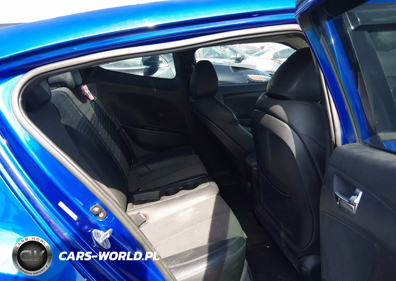 2012 Hyundai Veloster Base W-Black VIN:KMHTC6AD4CU036453 - 8