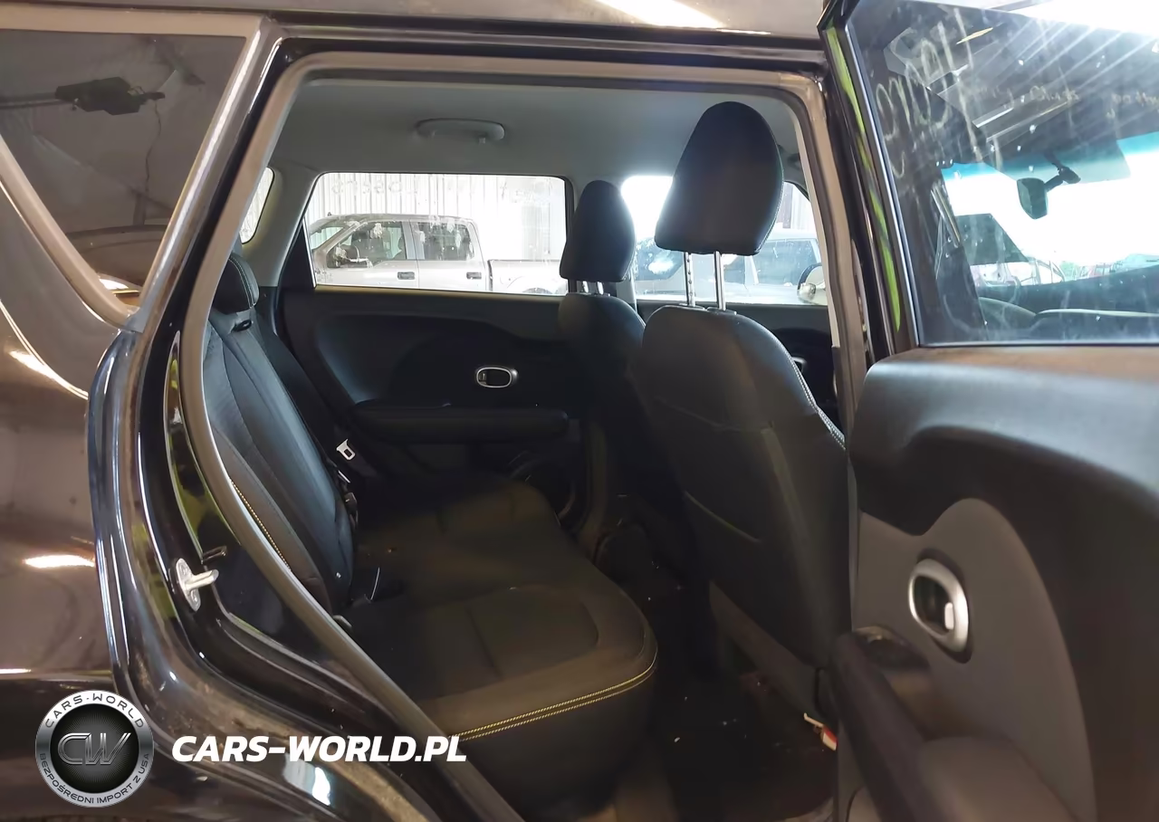 2015 Kia Soul + VIN:KNDJP3A59F7185466 - 8