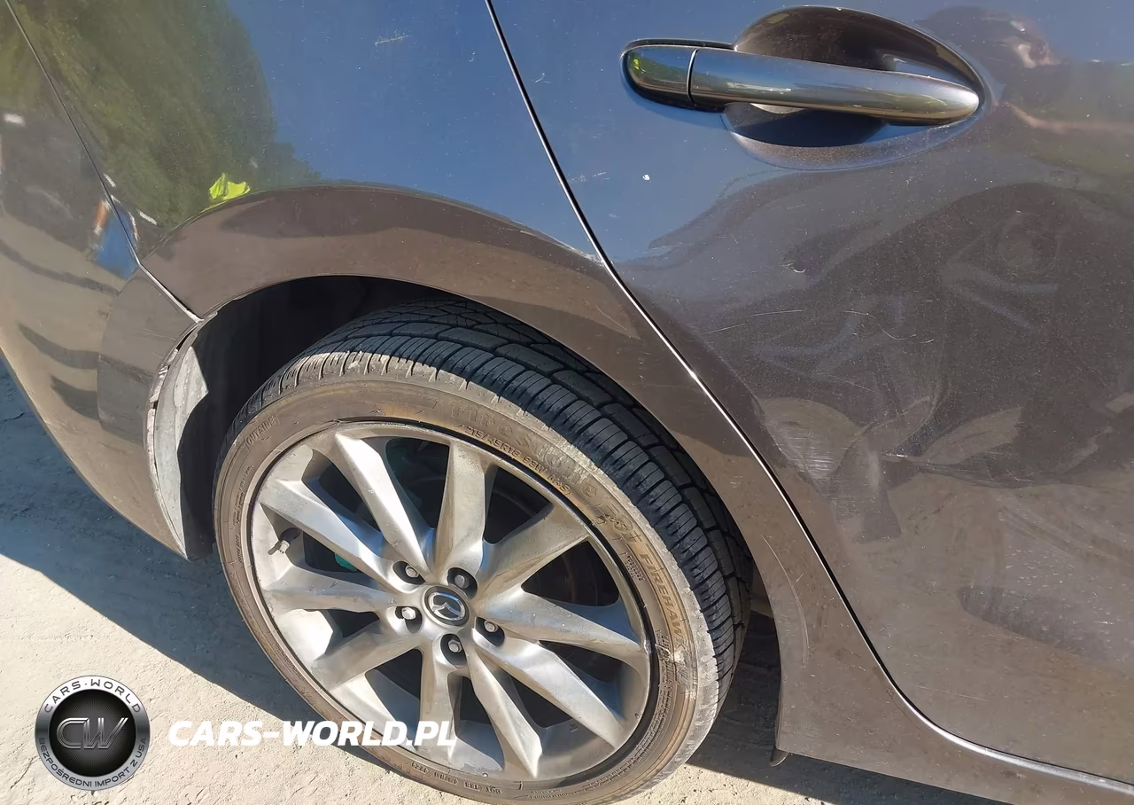 2018 Mazda Mazda3 Touring VIN:3MZBN1V37JM263147 - 18