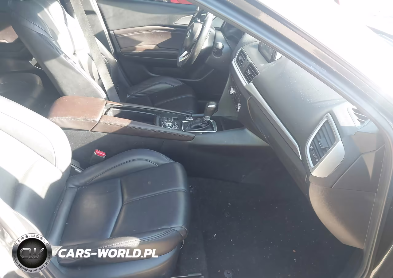 2018 Mazda Mazda3 Touring VIN:3MZBN1V37JM263147 - 5
