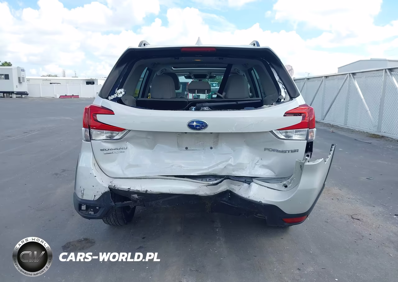 2023 Subaru Forester Premium VIN:JF2SKAEC8PH462136 - 16