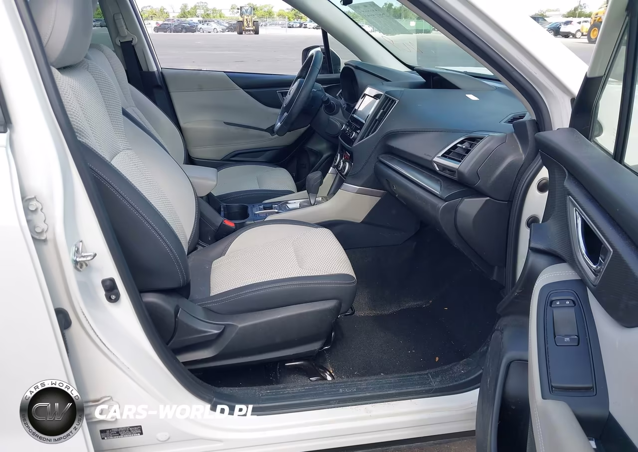 2023 Subaru Forester Premium VIN:JF2SKAEC8PH462136 - 5
