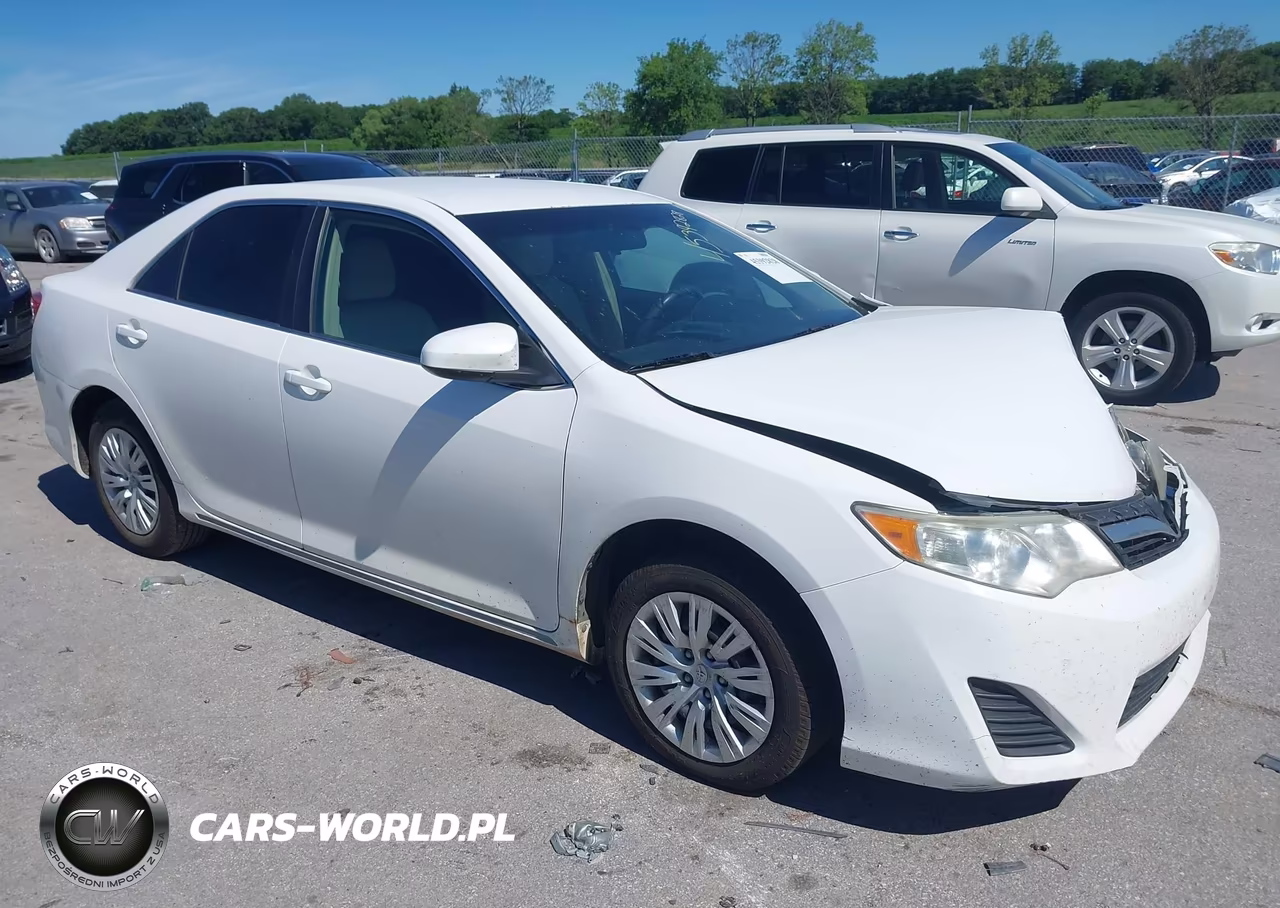 2012 Toyota Camry Le – zdjęcie 1 z 11
