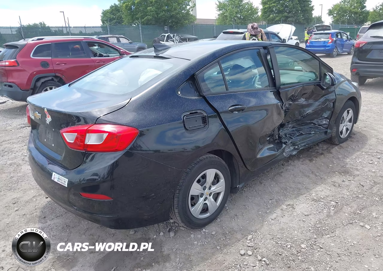 2017 Chevrolet Cruze Ls Auto VIN:1G1BC5SM6H7172770 - 4