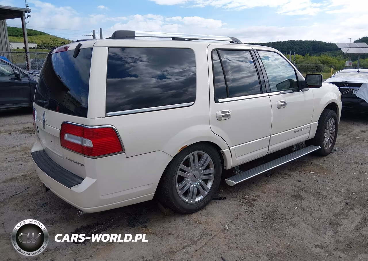 2007 Lincoln Navigator VIN:5LMFU285X7LJ19931 - 4