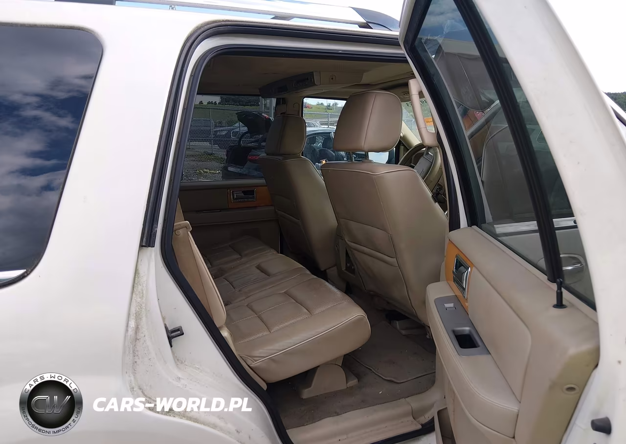 2007 Lincoln Navigator VIN:5LMFU285X7LJ19931 - 8