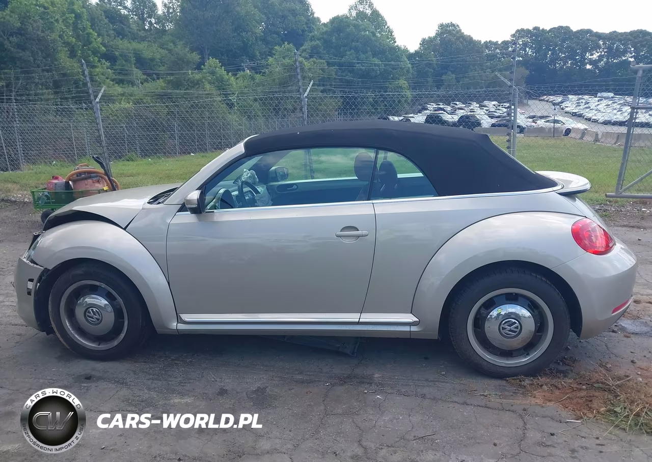 2015 Volkswagen Beetle 1.8T Classic VIN:3VW517AT6FM822440 - 14
