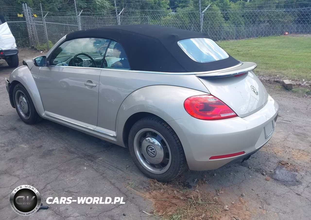 2015 Volkswagen Beetle 1.8T Classic VIN:3VW517AT6FM822440 - 3