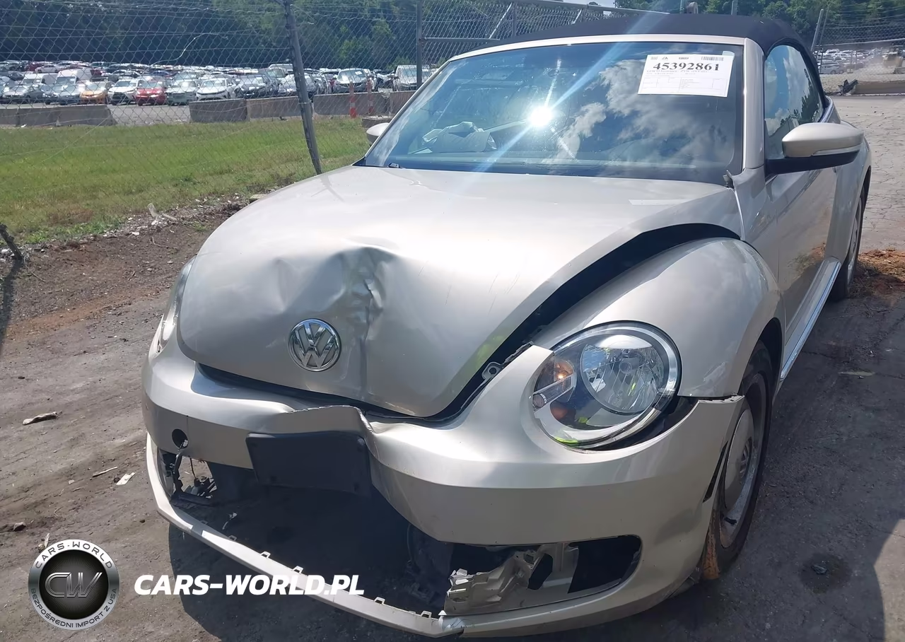 2015 Volkswagen Beetle 1.8T Classic VIN:3VW517AT6FM822440 - 6