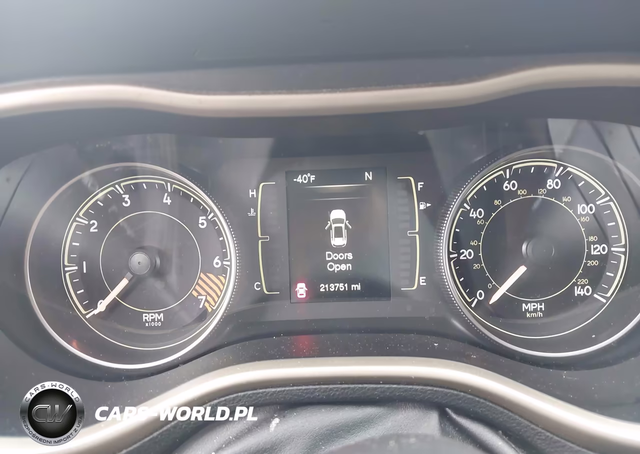 2014 Jeep Cherokee Latitude VIN:1C4PJMCB7EW273179 - 7