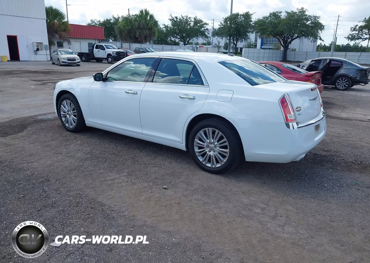 2013 Chrysler 300C Awd VIN:2C3CCAKG1DH645105 - 3