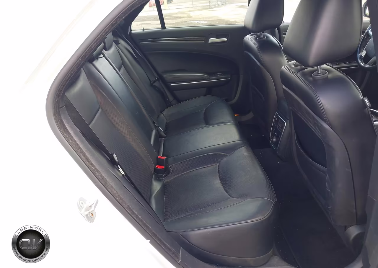 2013 Chrysler 300C Awd VIN:2C3CCAKG1DH645105 - 8