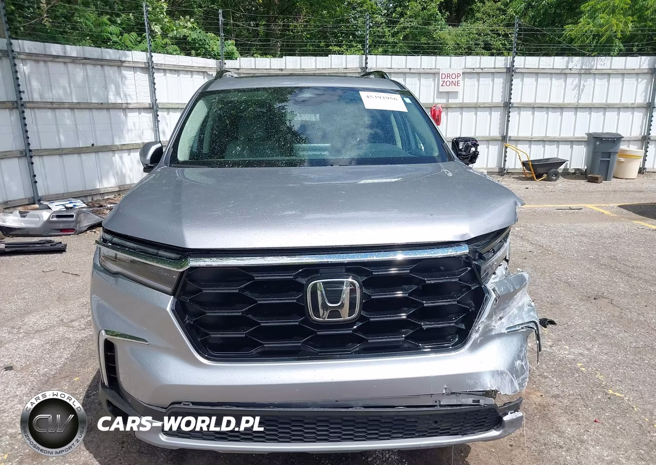 2025 Honda Pilot Touring VIN:5FNYG1H78SB167202 - 13