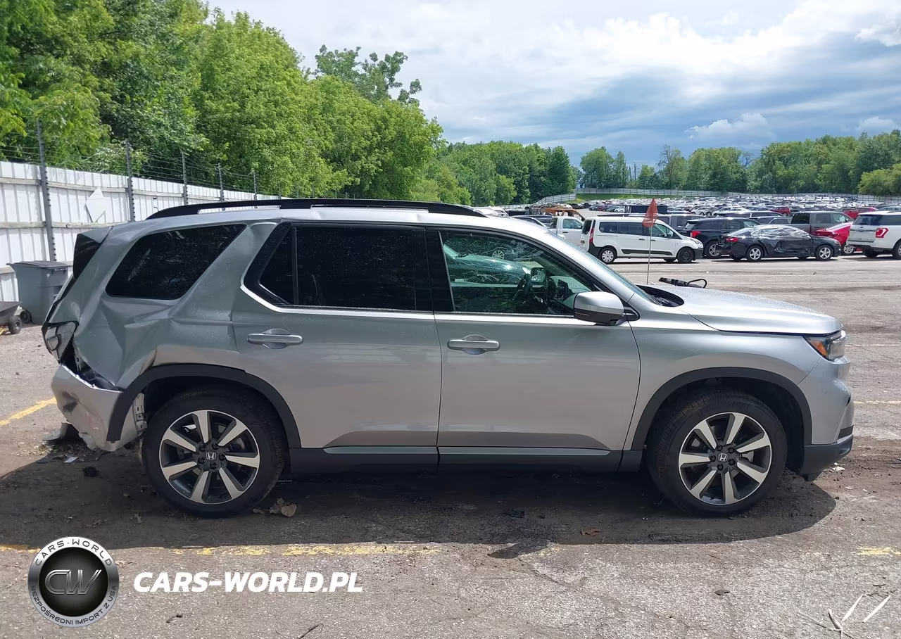 2025 Honda Pilot Touring VIN:5FNYG1H78SB167202 - 14