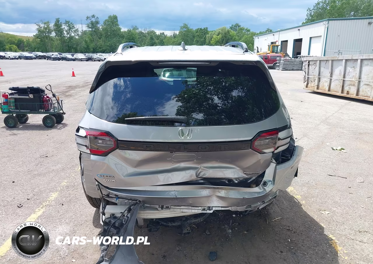 2025 Honda Pilot Touring VIN:5FNYG1H78SB167202 - 17