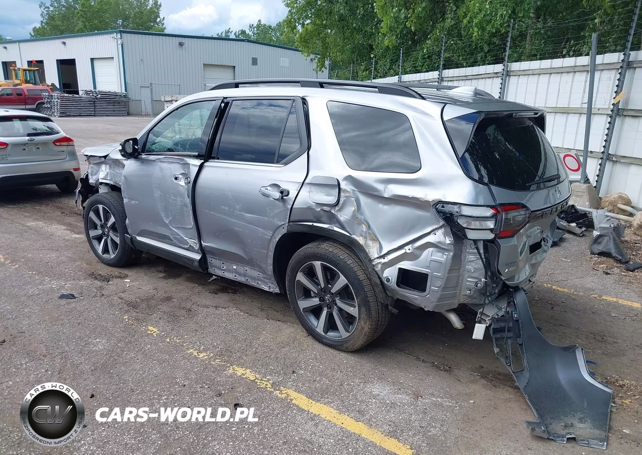 2025 Honda Pilot Touring VIN:5FNYG1H78SB167202 - 3