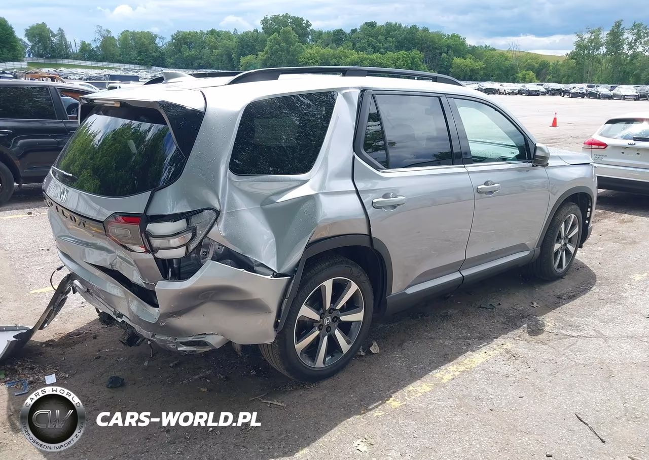 2025 Honda Pilot Touring VIN:5FNYG1H78SB167202 - 4