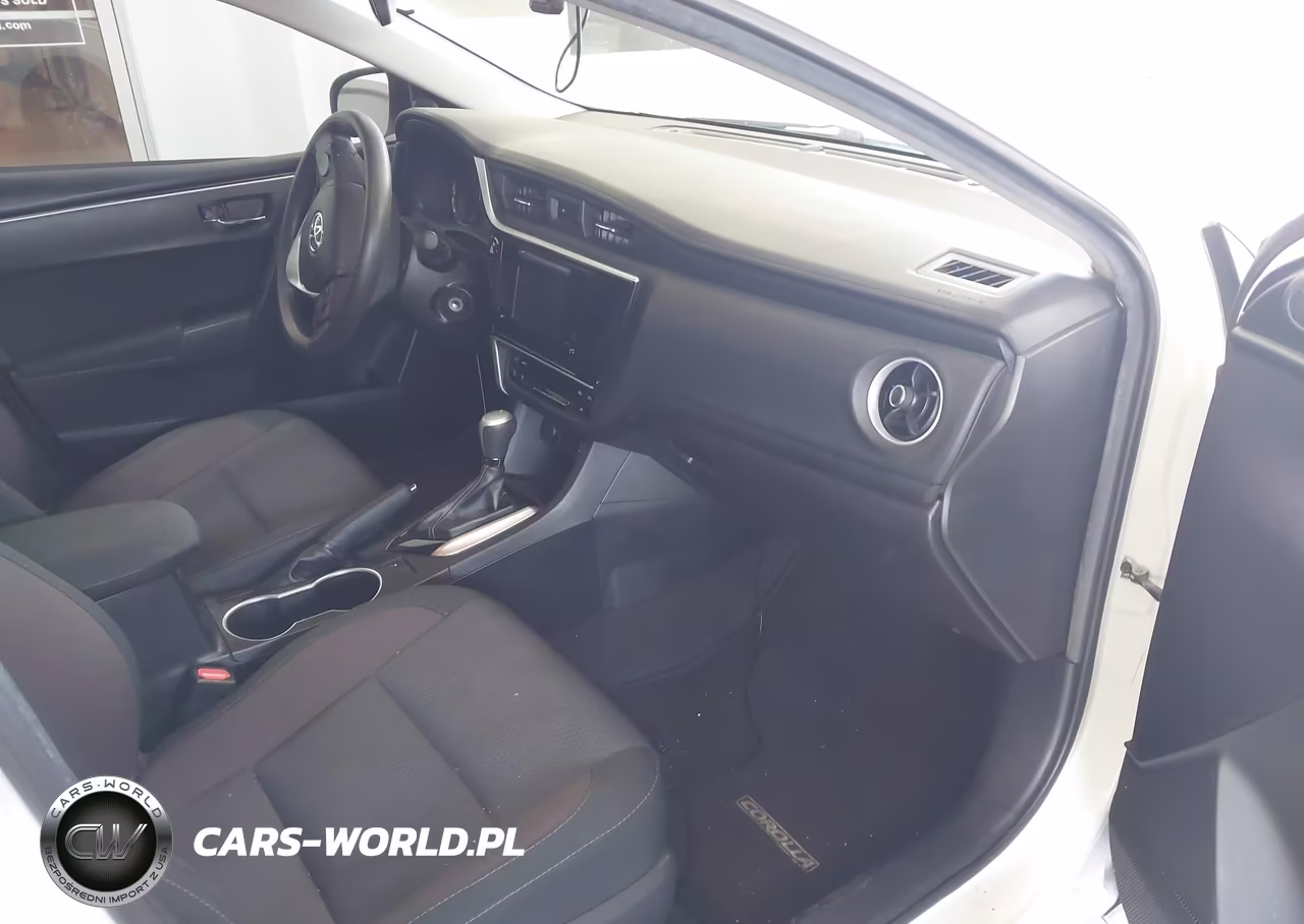 2018 Toyota Corolla Le VIN:2T1BURHE0JC086371 - 5