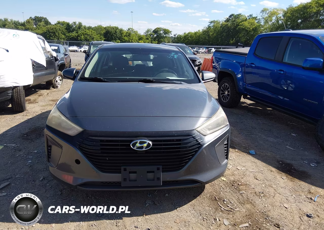 2018 Hyundai Ioniq Hybrid Blue VIN:KMHC65LC6JU076455 - 12