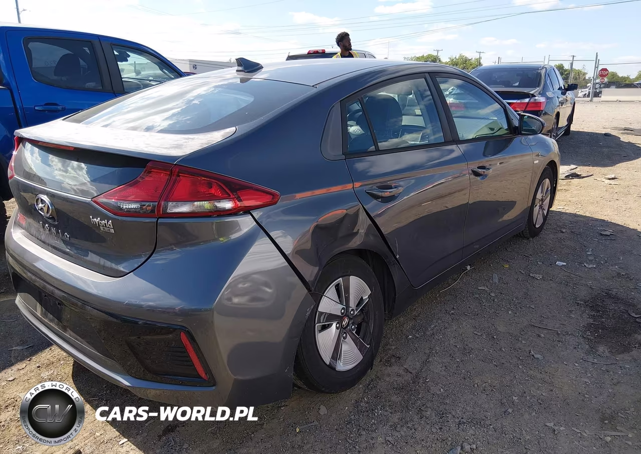 2018 Hyundai Ioniq Hybrid Blue VIN:KMHC65LC6JU076455 - 4