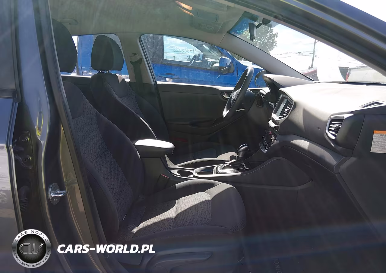 2018 Hyundai Ioniq Hybrid Blue VIN:KMHC65LC6JU076455 - 5