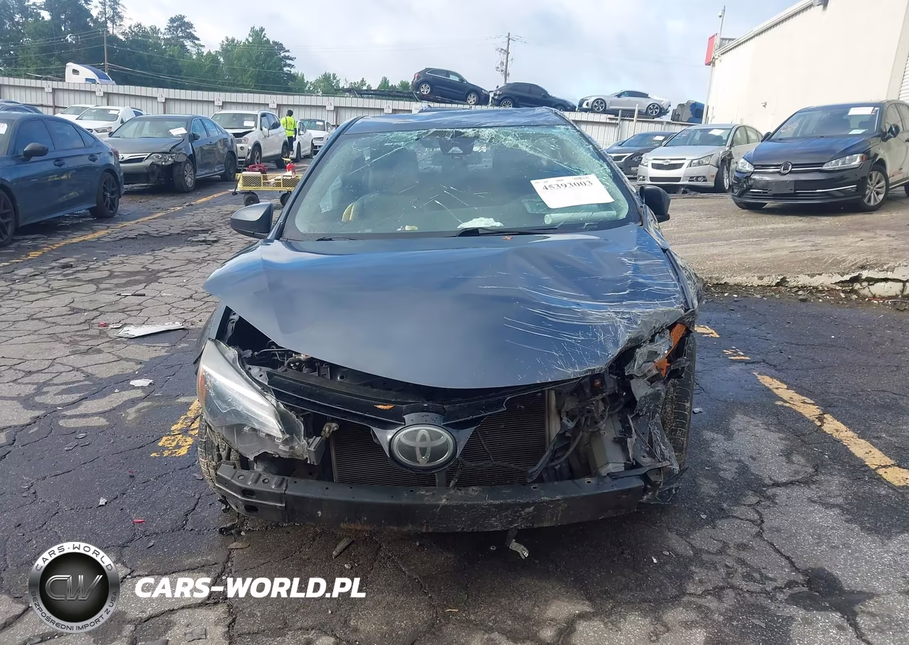 2018 Toyota Corolla Le VIN:5YFBURHE9JP830985 - 12