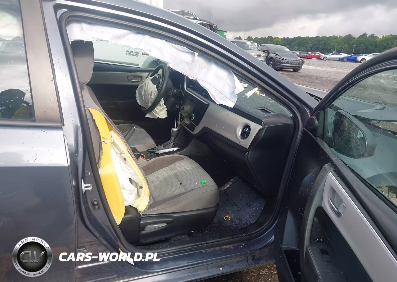 2018 Toyota Corolla Le VIN:5YFBURHE9JP830985 - 5