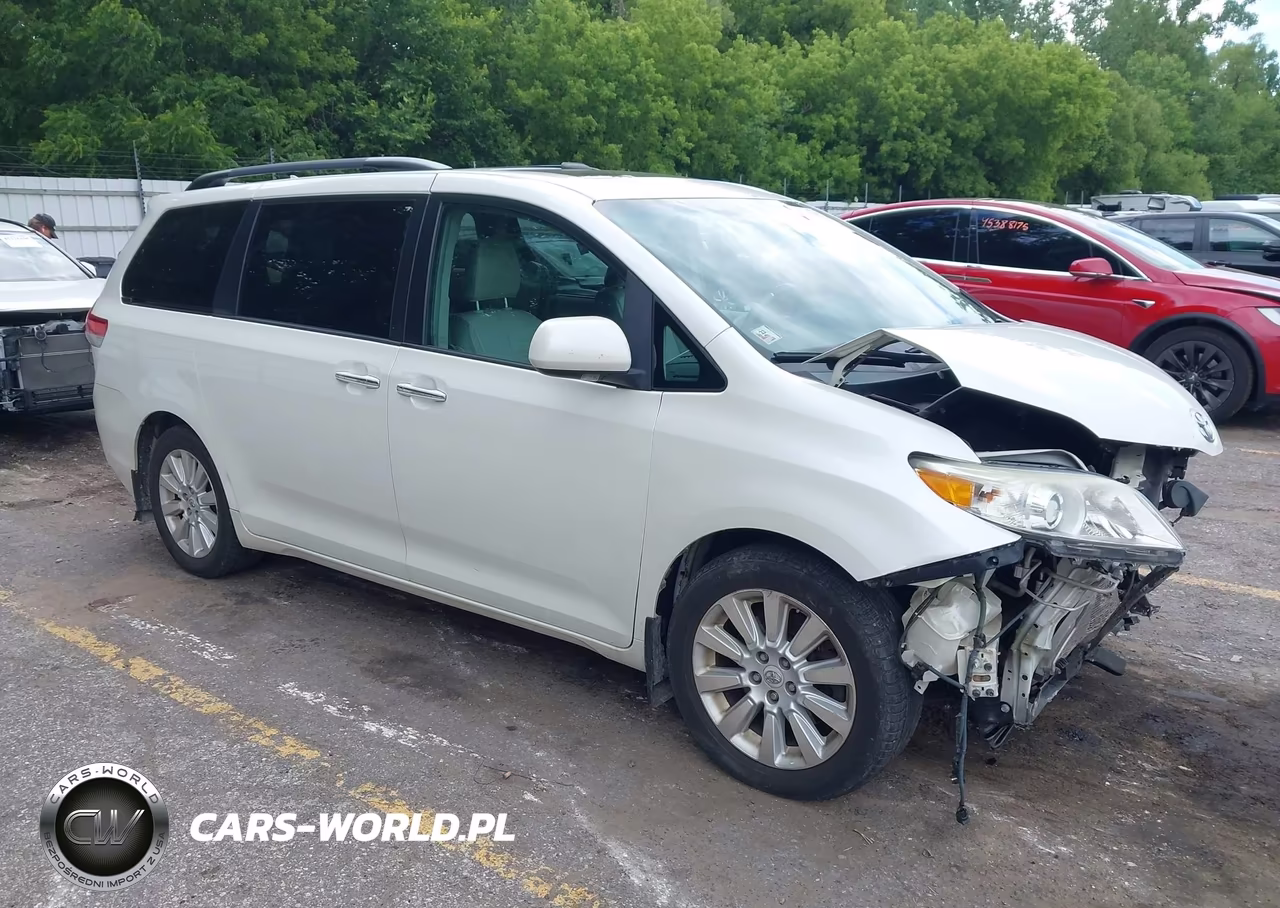 2012 Toyota Sienna Limited 7 Passenger