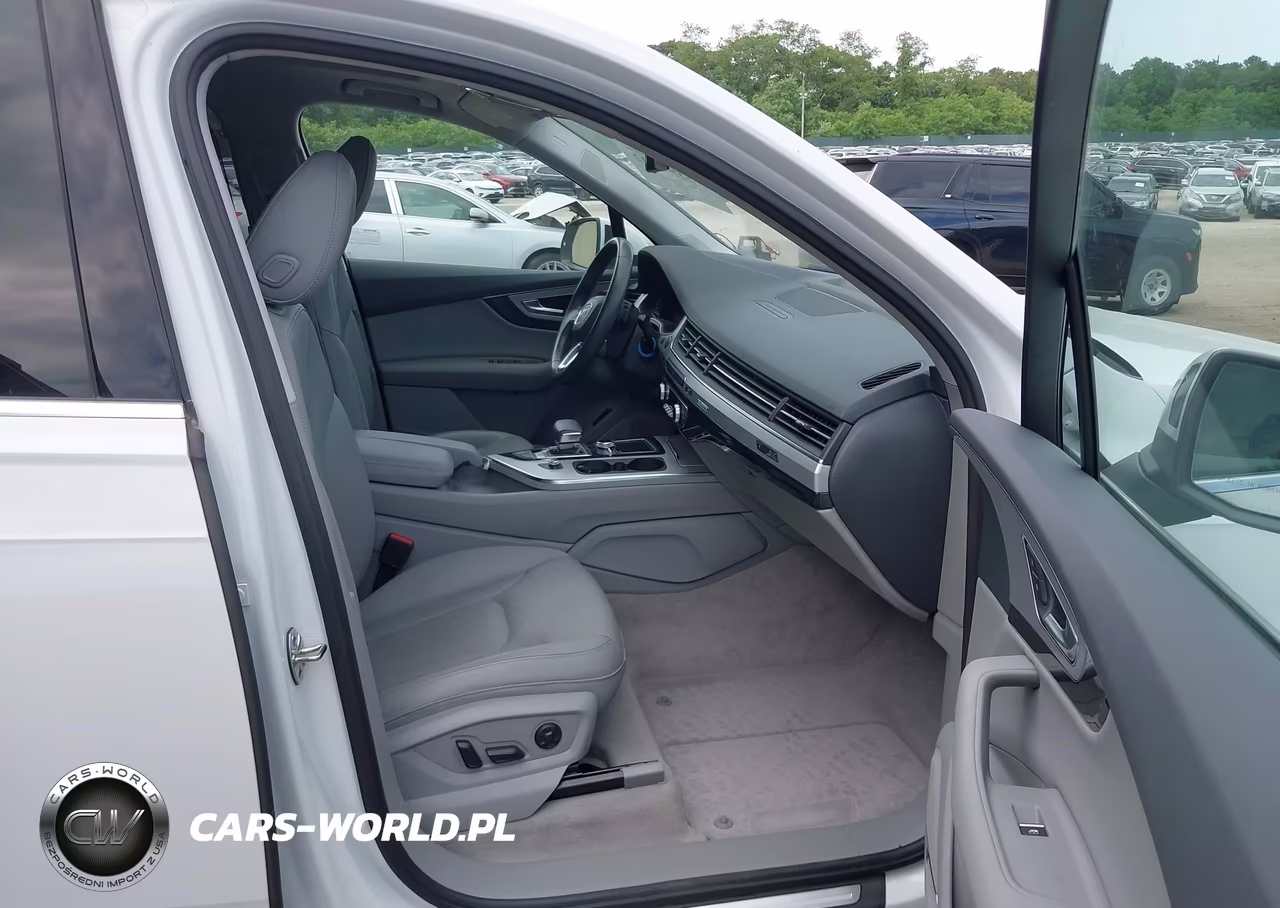 2019 Audi Q7 45 Premium VIN:WA1LHAF70KD014566 - 5