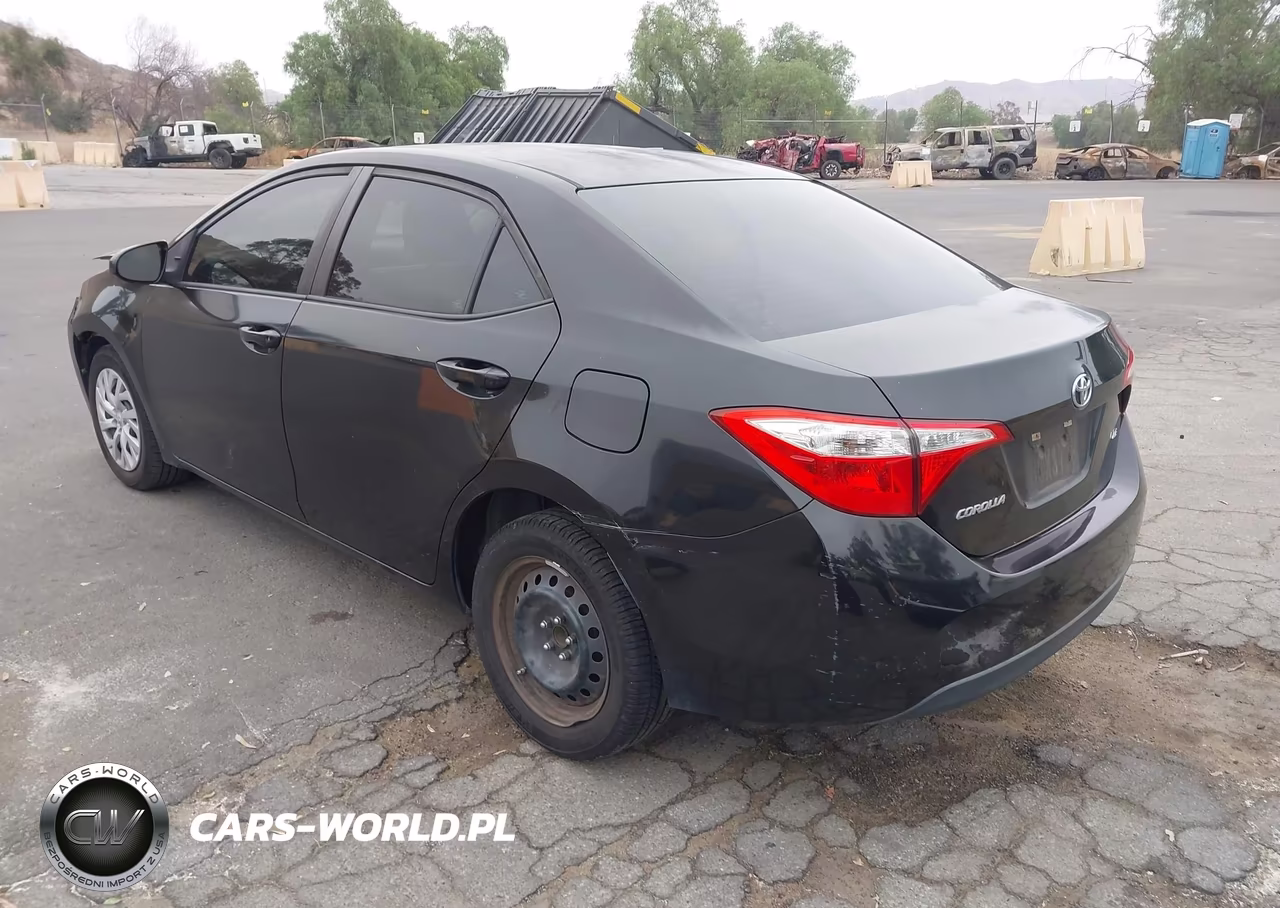 2016 Toyota Corolla Le VIN:5YFBURHE3GP447276 - 3
